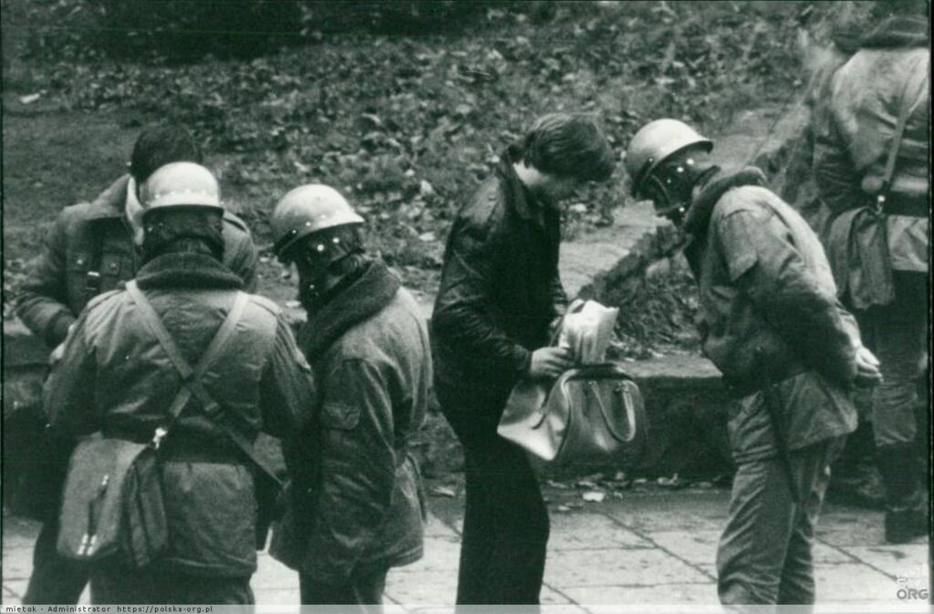 1981_1983_Stan_wojenny_w_Warszawie_Warszawa_7790625-2515469367