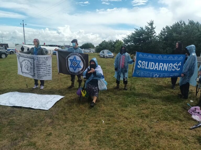 I niestety takie obrazki też były BABA JAGA połączyła gwiadę Dawida z Solidarnością z Ludobujcami
